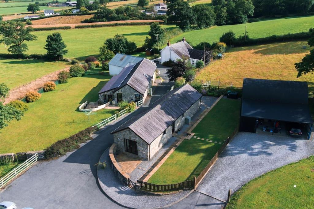 The Barn. Daire Carmarthen Dış mekan fotoğraf